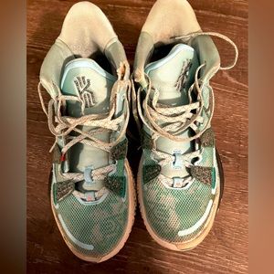 Men’s Kyrie Basketball Shoes